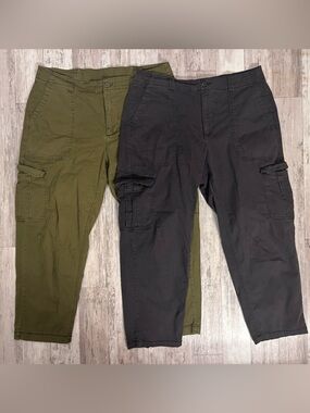 Bundle of 2 Pairs of Old Navy OG Cargo Chinos Olive Green and Gray